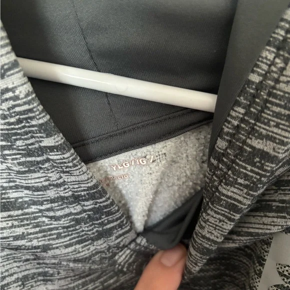 Boys Under Armour Hooded Sweatshirt. Size L - Picture 4 of 5